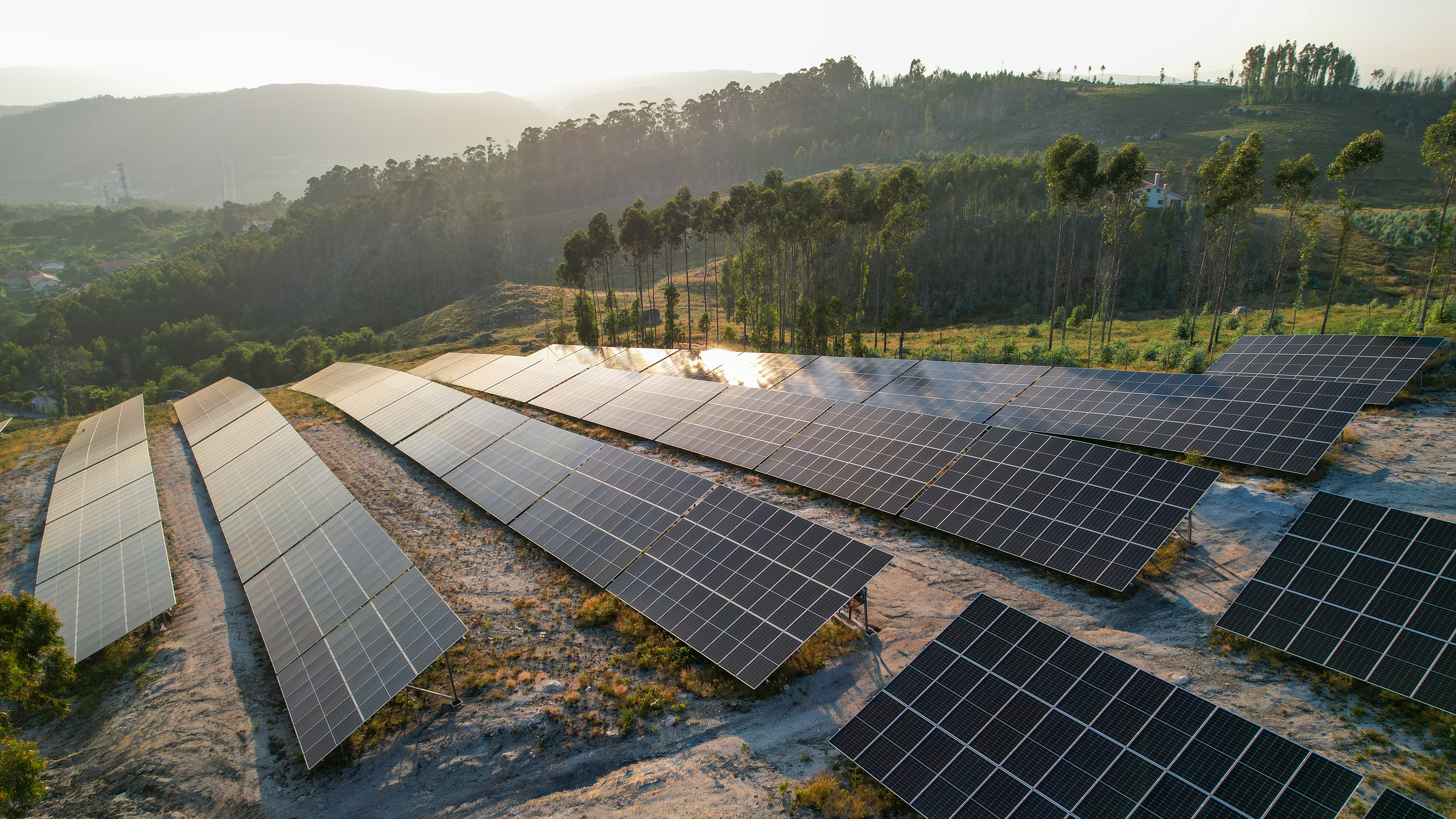 Parque solar JAFplus em Santa Marinha, Guimarães — produção real